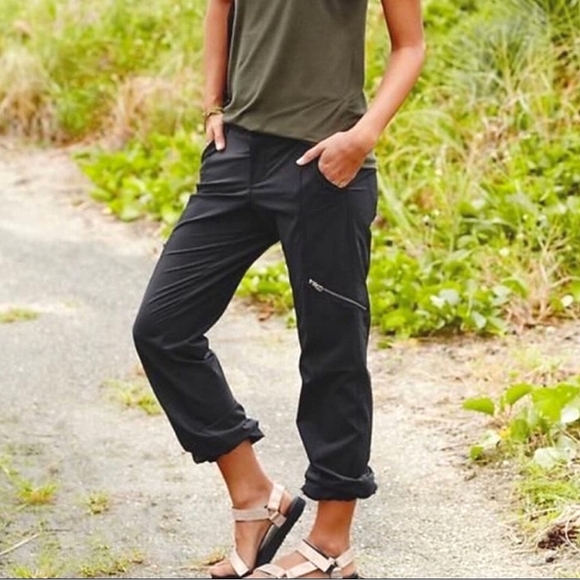 Athleta Pants - Athleta Lightweight Cargo Pant